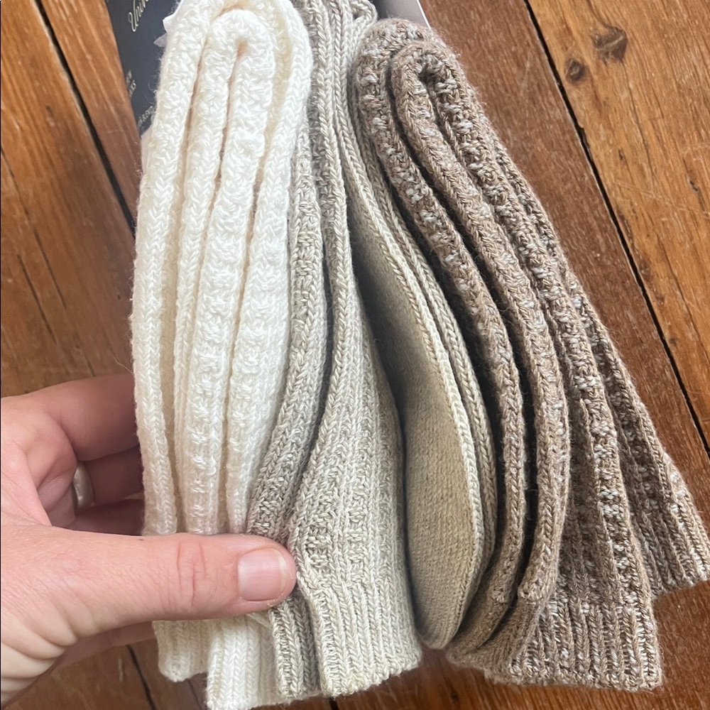 3 pair Bundle Universal Thread Cream and Tan Crew Socks - Picture 4 of 4